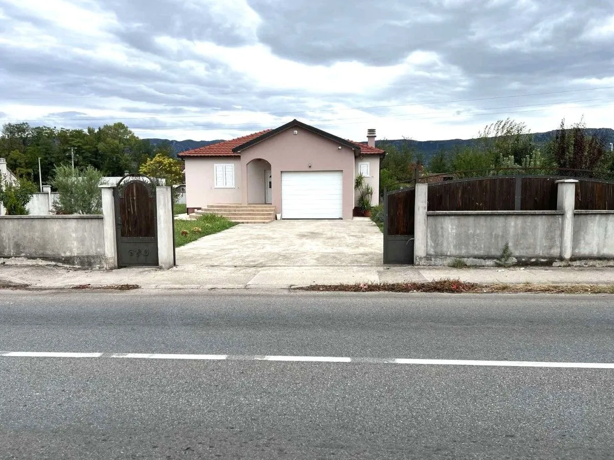 Rent, house, 150m², Spuž, Danilovgrad