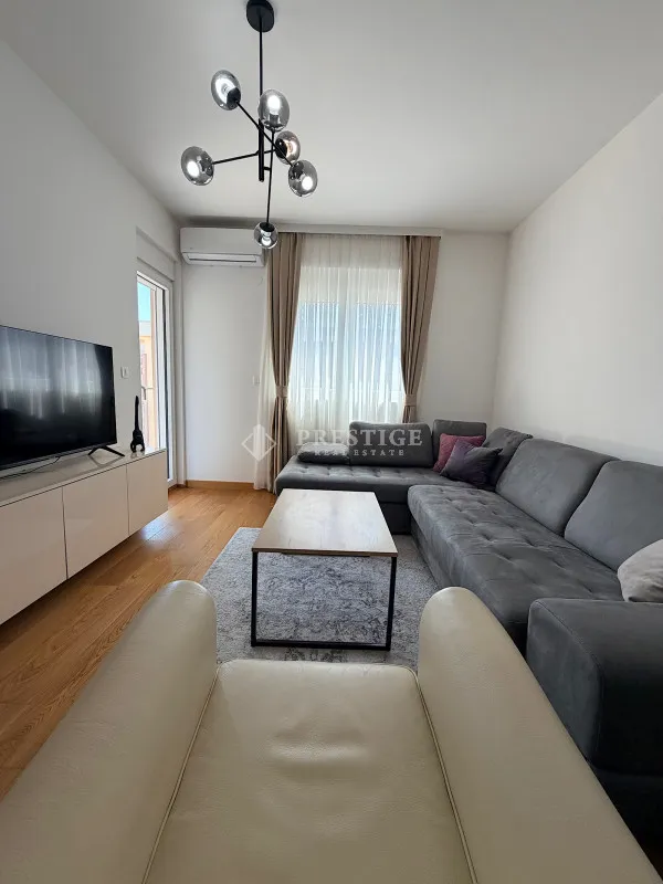 Izdavanje, jednosoban stan, 48m², New City, Podgorica