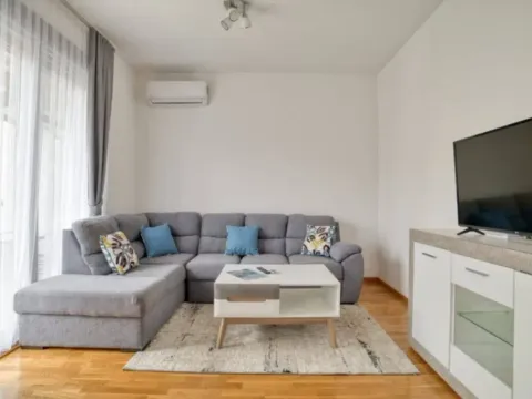 Rent, apartment, 70m², Bečići, Budva - image 5