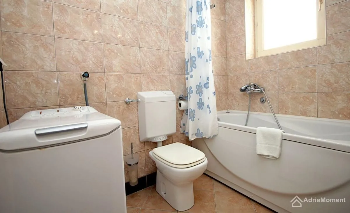 Prodaja, četvorosoban stan, 95m², Sveti Stefan, Budva