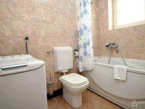 Sale, four bedroom apartment, 95m², Sveti Stefan, Budva - image 9