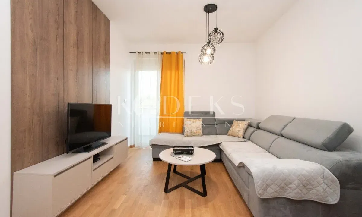 Izdavanje, jednosoban stan, 44m², Pobrežje, Podgorica