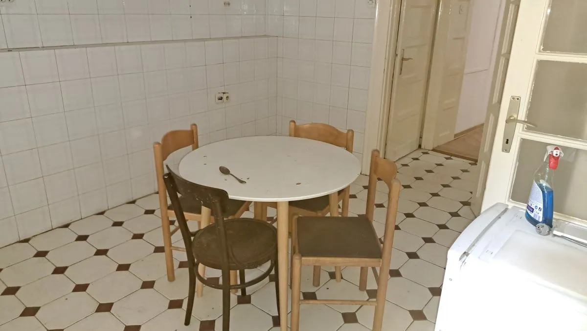 Sale, four bedroom apartment, 98m², Skadarlija, Beograd