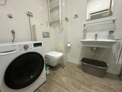 Prodaja, trosoban stan, 72m², City Kvart, Podgorica - image 11