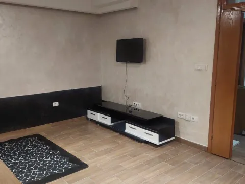 Izdavanje, jednosoban stan, 60m², City Kvart, Podgorica - image 13