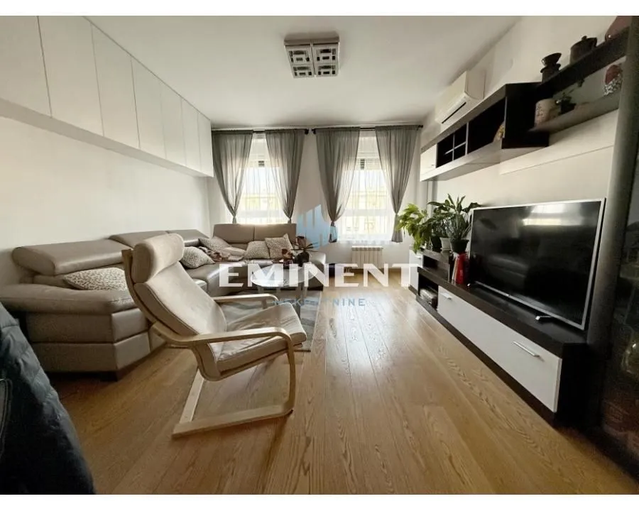 Izdavanje, dvosoban stan, 55m², Ada, Beograd