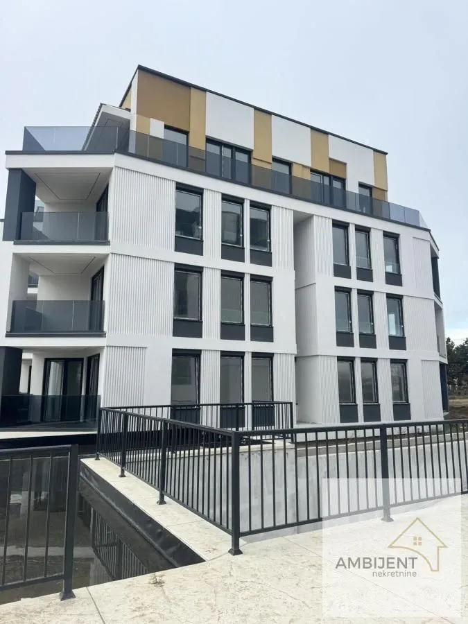 Prodaja, trosoban stan, 85m², Novi Banovci, Stara Pazova