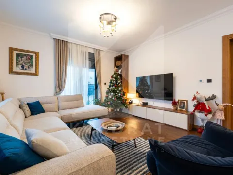 Prodaja, kuća, 166m², Tološi, Podgorica - image 11