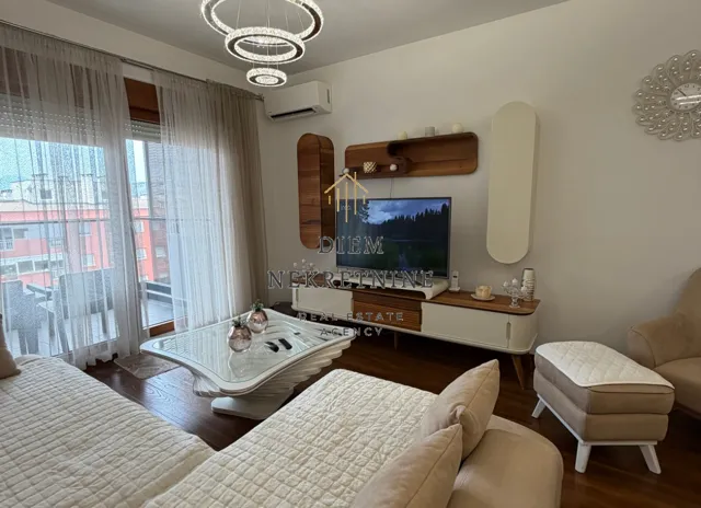 Rent, one bedroom apartment, 52m², Master Kvart, Podgorica