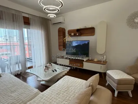 Rent, one bedroom apartment, 52m², Master Kvart, Podgorica - image 13
