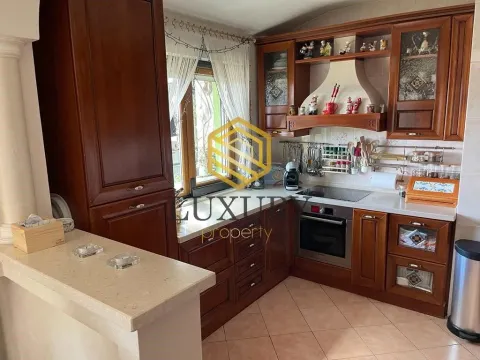 Izdavanje, trosoban stan, 130m², Stari Aerodrom, Podgorica - image 15