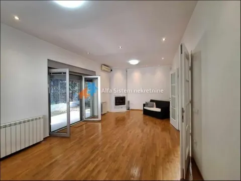 Rent, house, 220m², Savski Venac, Beograd - image 1