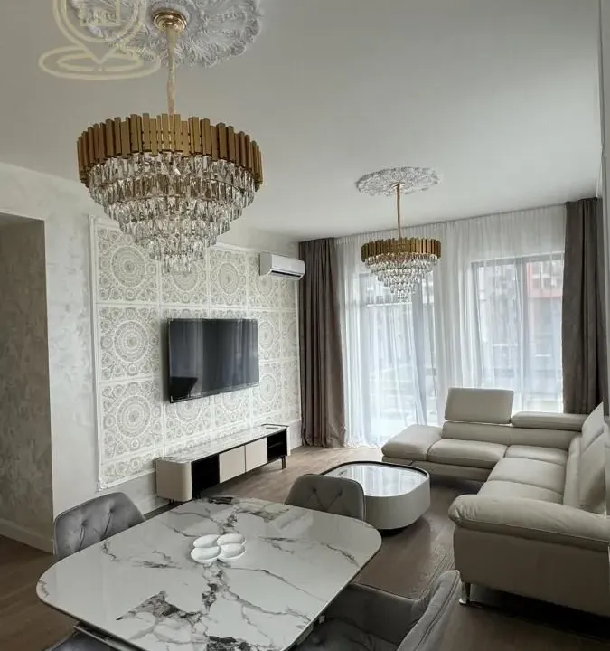 Izdavanje, trosoban stan, 80m², Savski Venac, Beograd