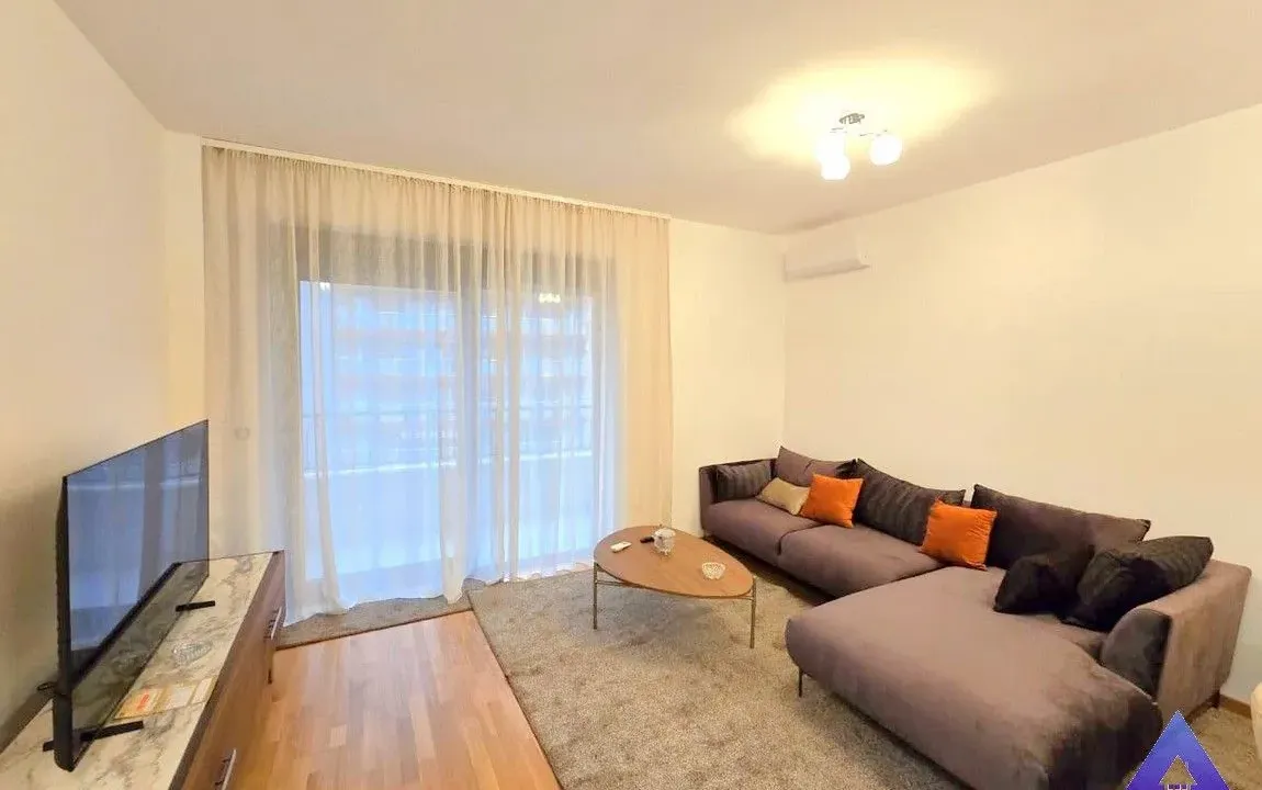 Izdavanje, trosoban stan, 85m², Rozino, Budva
