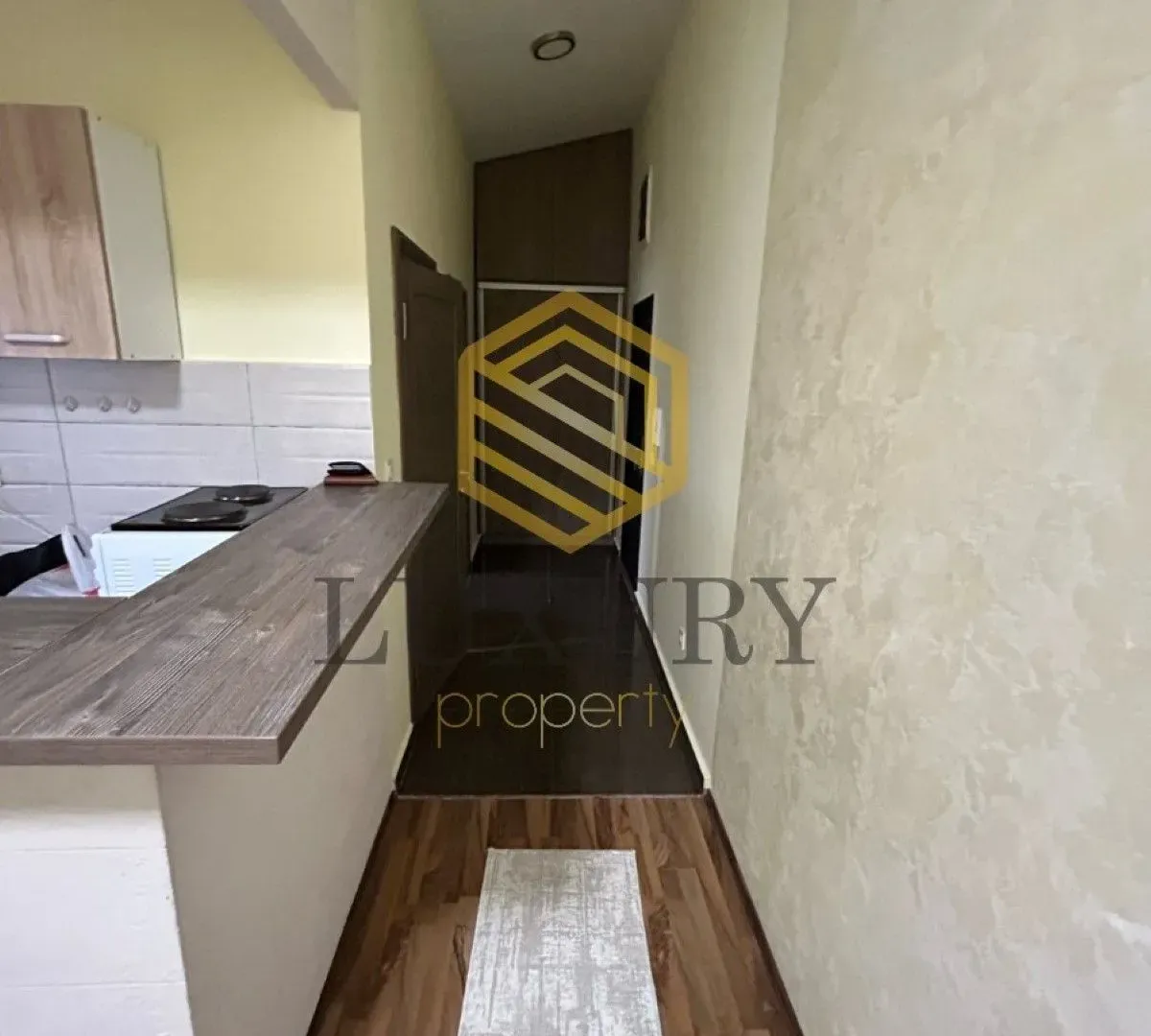Izdavanje, jednosoban stan, 36m², Drač, Podgorica