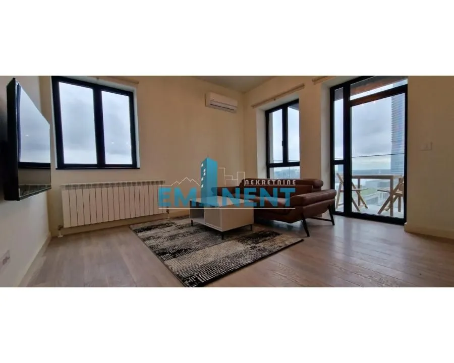Izdavanje, trosoban stan, 72m², Savski Venac, Beograd