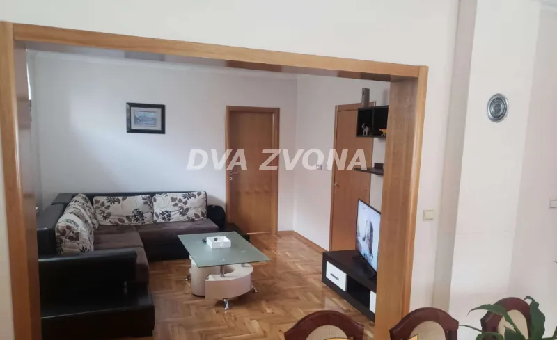 Prodaja, kuća, 350m², Sremska Kamenica, Petrovaradin
