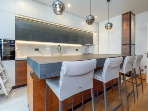 Izdavanje, trosoban stan, 142m², Zagorič, Podgorica - image 3