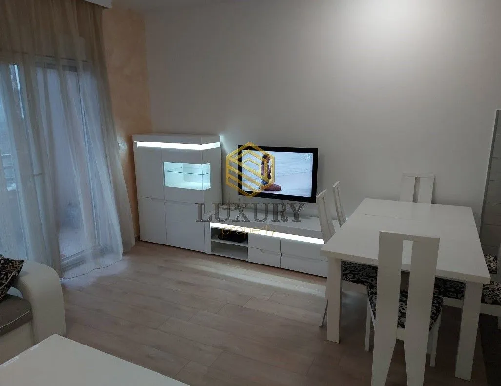 Izdavanje, jednosoban stan, 60m², City Kvart, Podgorica