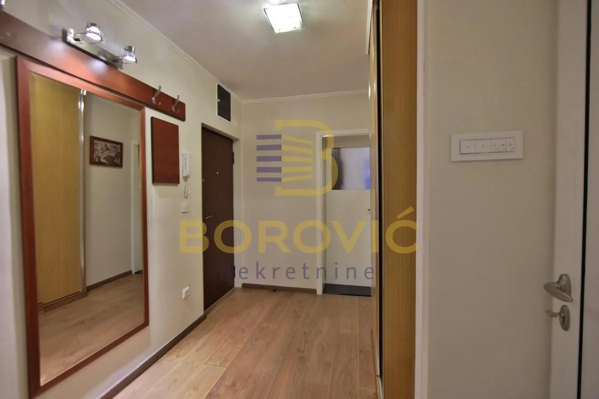 Prodaja, dvosoban stan, 57m², Gundulićev Venac, Beograd