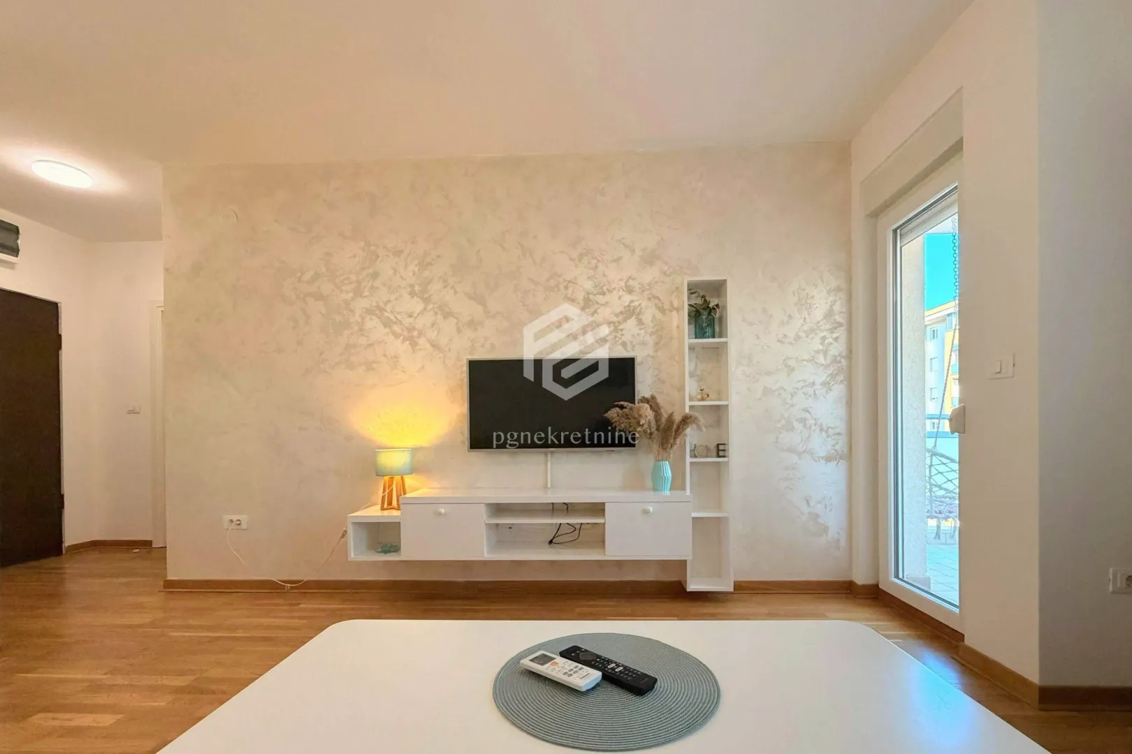 Rent, one bedroom apartment, 43m², City Kej, Podgorica