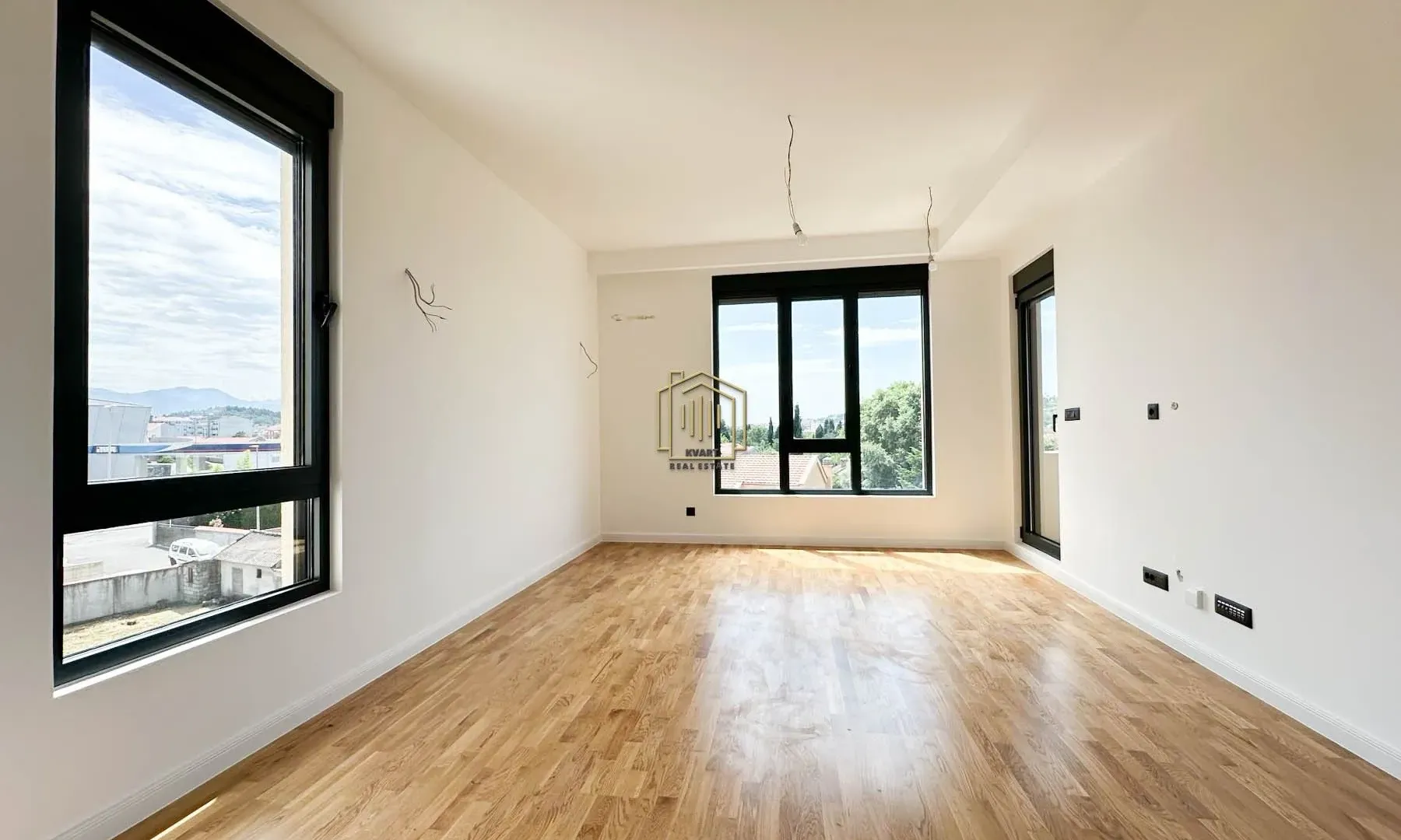 Izdavanje, poslovni prostor, 83m², City Kvart, Podgorica