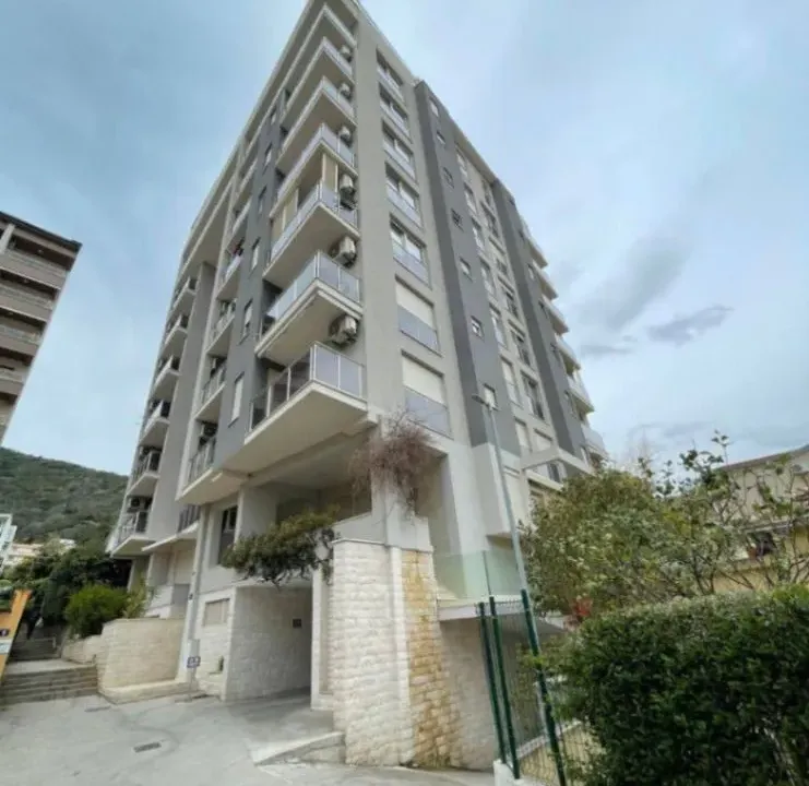 Izdavanje, jednosoban stan, 39m², Budva, Crna Gora