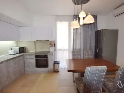 Izdavanje, dvosoban stan, 62m², Centar, Tivat - image 6