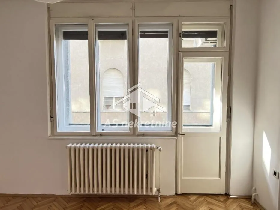 Izdavanje, trosoban stan, 66m², Stari Grad, Beograd