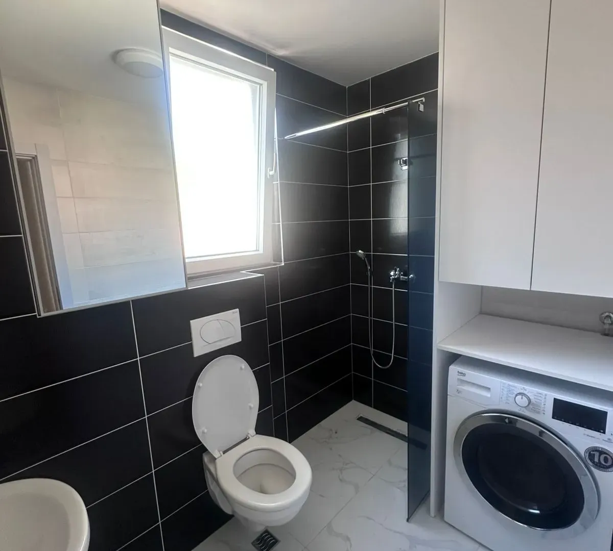 Izdavanje, jednosoban stan, 47m², Centar, Budva