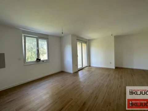 Izdavanje, četvorosoban stan, 83m², Adice, Novi Sad Sve Podlokacije - image 3