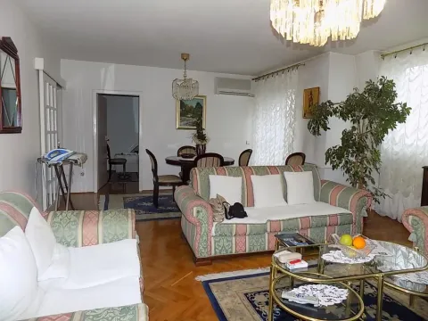 Prodaja, trosoban stan, 118m², Centar, Jagodina - image 10