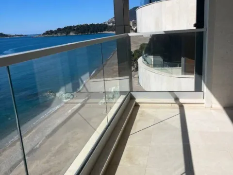 Stan in Rafailovići