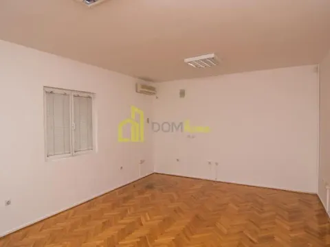 Izdavanje, kuća, 400m², Momišići, Podgorica - image 15