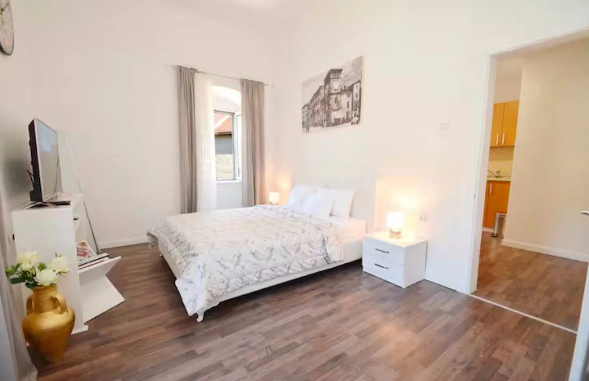Prodaja, jednosoban stan, 42m², Stari Grad Kotor, Kotor