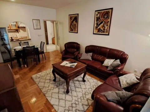 Izdavanje, dvosoban stan, 75m², Preko Morače, Podgorica - image 1