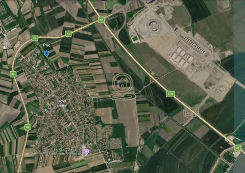 Satelitski snimak lokacije placa sa okolnim putevima i infrastrukturom. - image 3