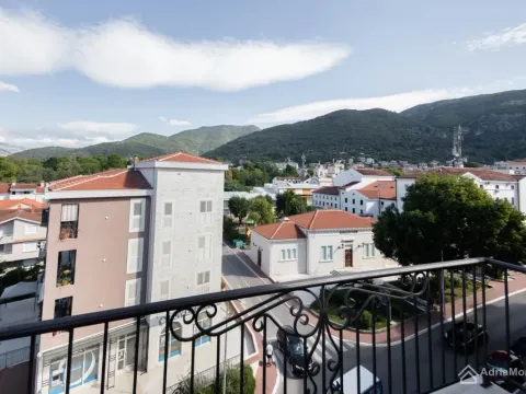 Prodaja, jednosoban stan, 49m², Tivat, Crna Gora - image 5