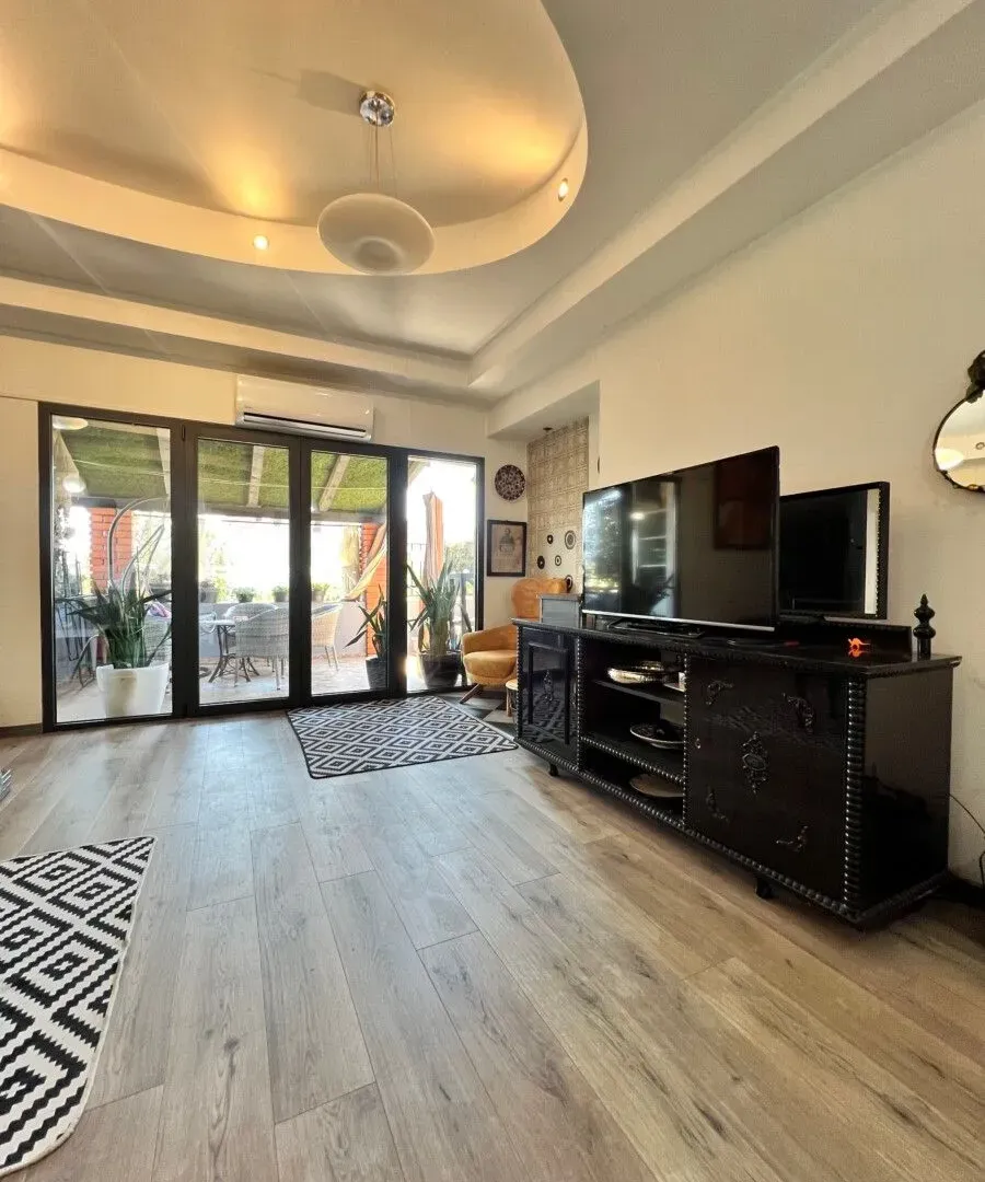 Izdavanje, trosoban stan, 115m², Zelenika, Podgorica