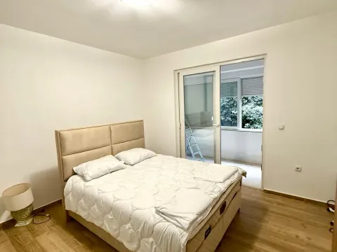 Izdavanje, dvosoban stan, 68m², Centar, Podgorica - image 7