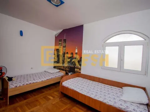 Prodaja, kuća, 180m², Donja Gorica, Podgorica - image 13