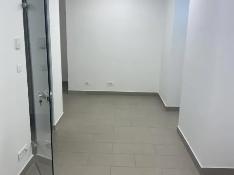 Rent, office space, 300m², Savski Venac, Beograd - image 13