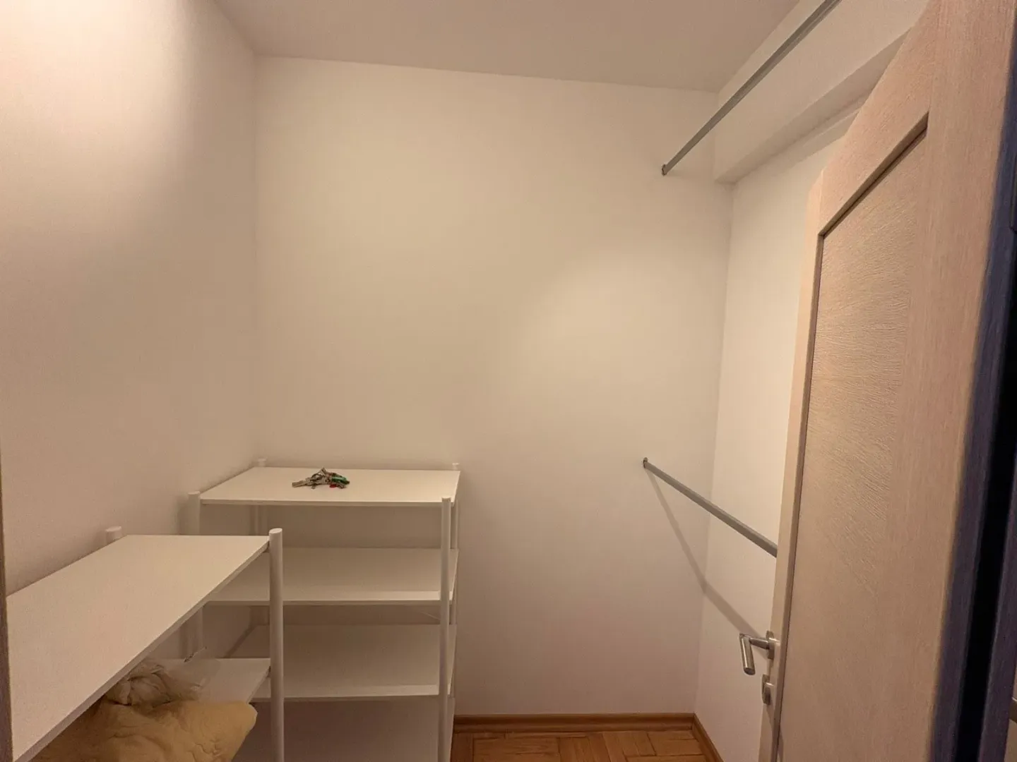 Izdavanje, jednosoban stan, 45m², Centar, Tivat