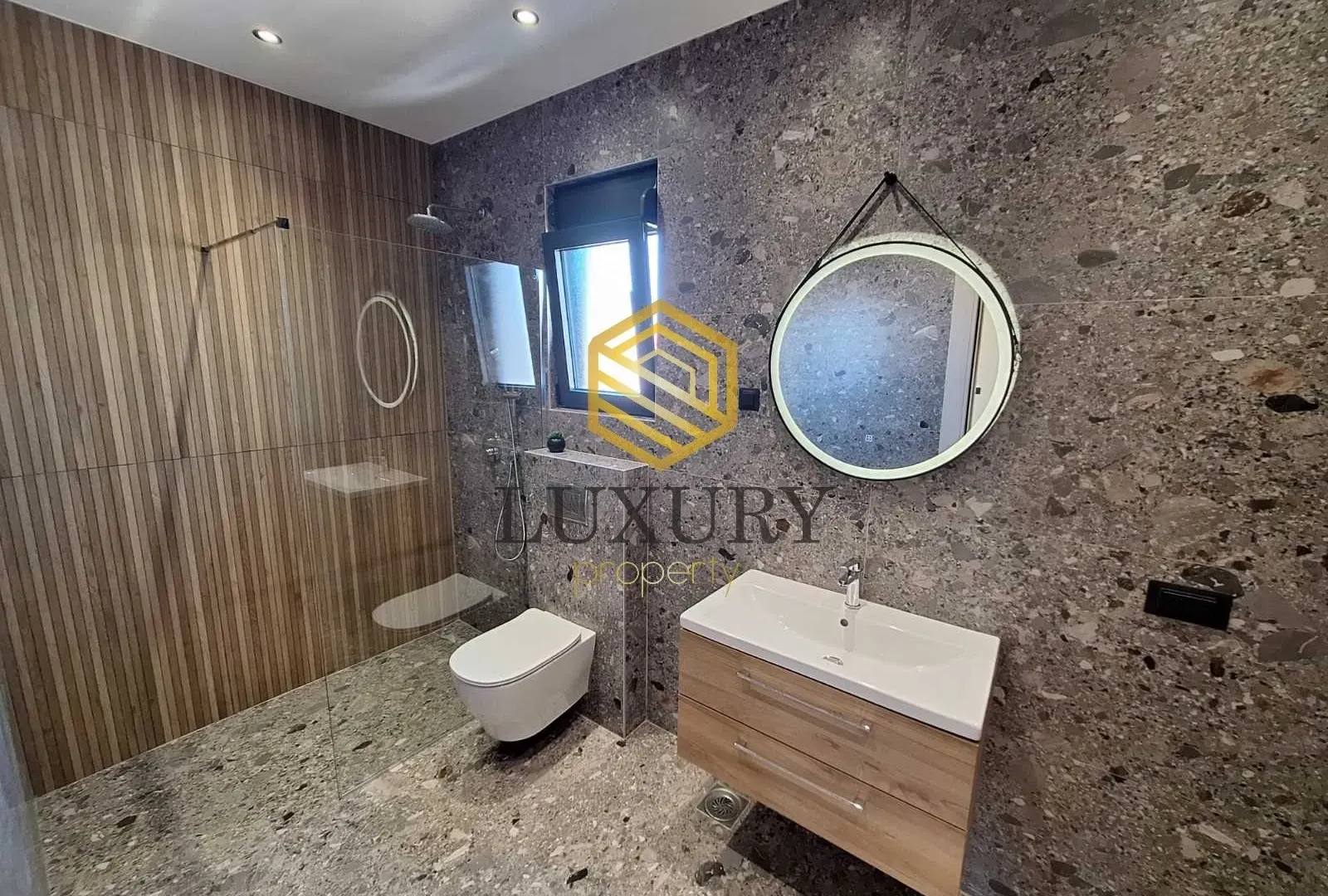 Prodaja, kuća, 141m², Gornja Gorica, Podgorica