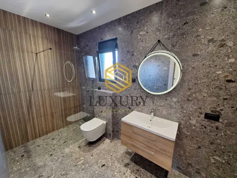 Prodaja, kuća, 141m², Gornja Gorica, Podgorica - image 5