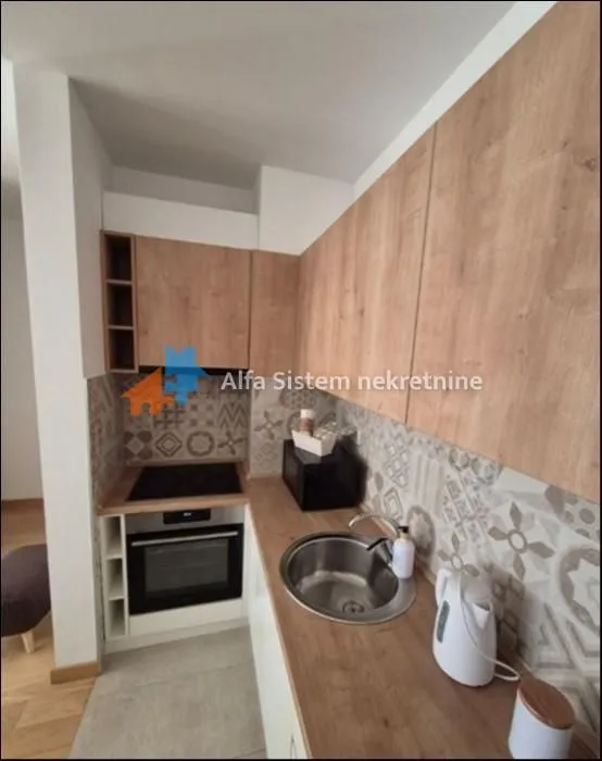 Rent, two bedroom apartment, 50m², Južni Bulevar, Vračar Sve Podlokacije