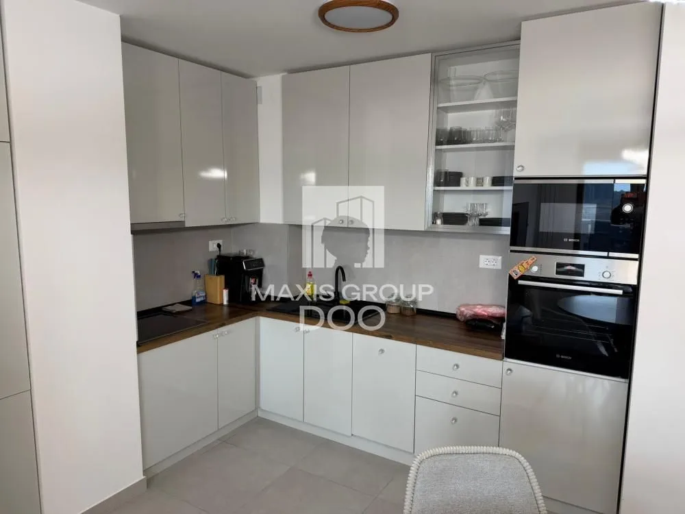 Prodaja, četvorosoban stan, 93m², Zemun Sve Podlokacije, Beograd