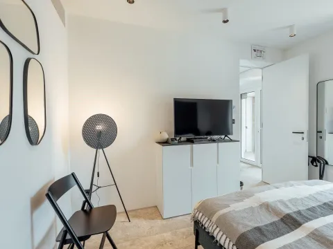 Izdavanje, kuća, 170m², Donja Lastva, Tivat - image 21