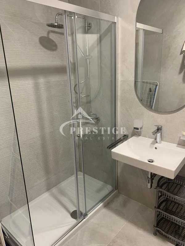 Izdavanje, jednosoban stan, 49m², Central Point, Podgorica