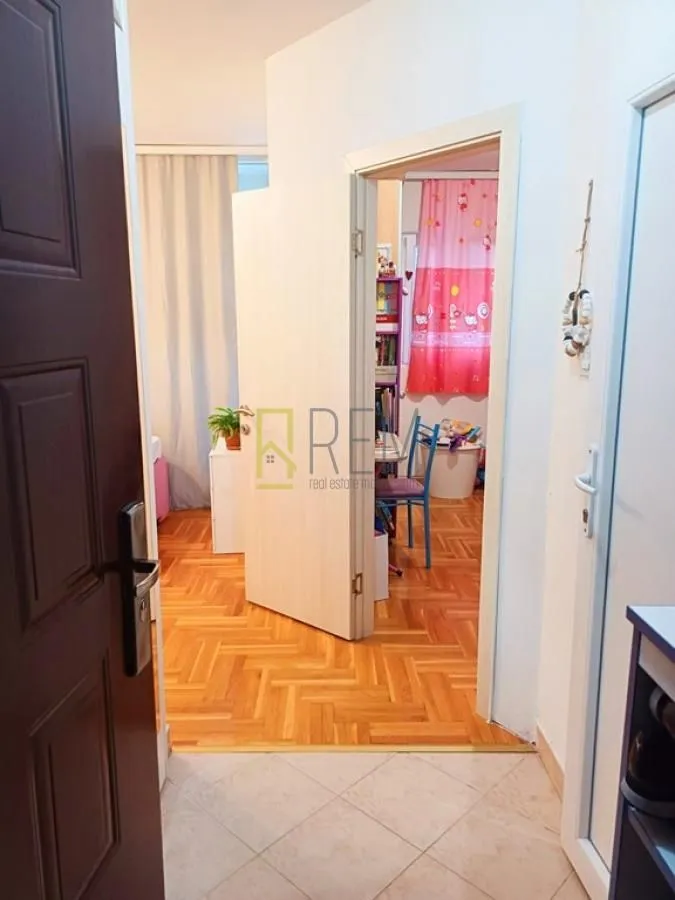 Prodaja, garsonjera, 33m², Podgorica, Crna Gora